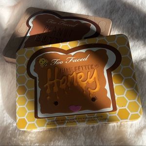 Too Faced Peanut Butter and Honey Palette LE